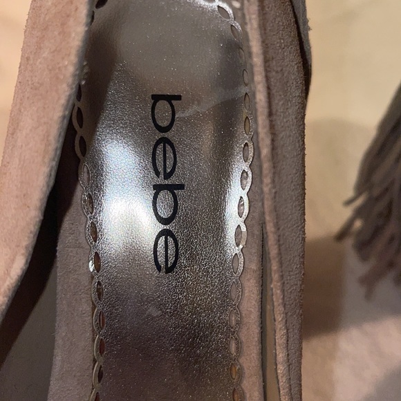 NWOT - BEBE PLATFORM PEEP TOR FRINGE HEELS SZ 6.5 - Picture 9 of 9